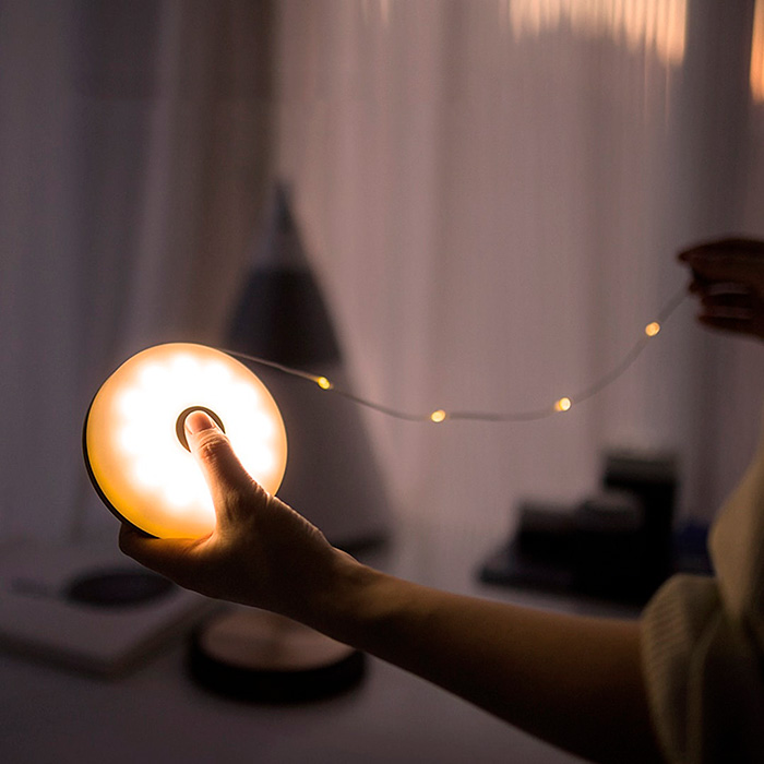 LED svetilka je primerna tako za zunanjo kot notranjo uporabo!