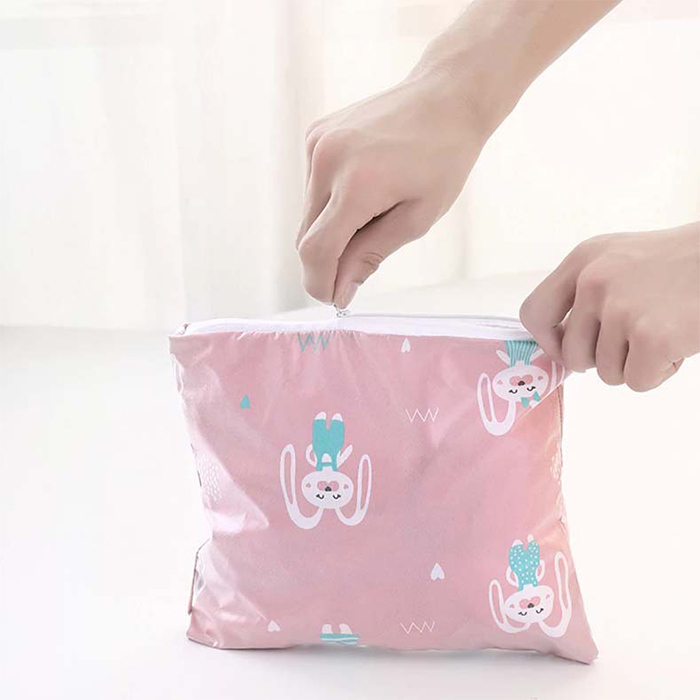 BabySleeve, vodoodporni slinček z rokavi za zaščito pred madeži - Image 4