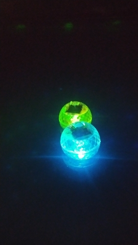 BallLamp, vodoodporna in solarna LED lučka, ki spreminja barve - Image 10