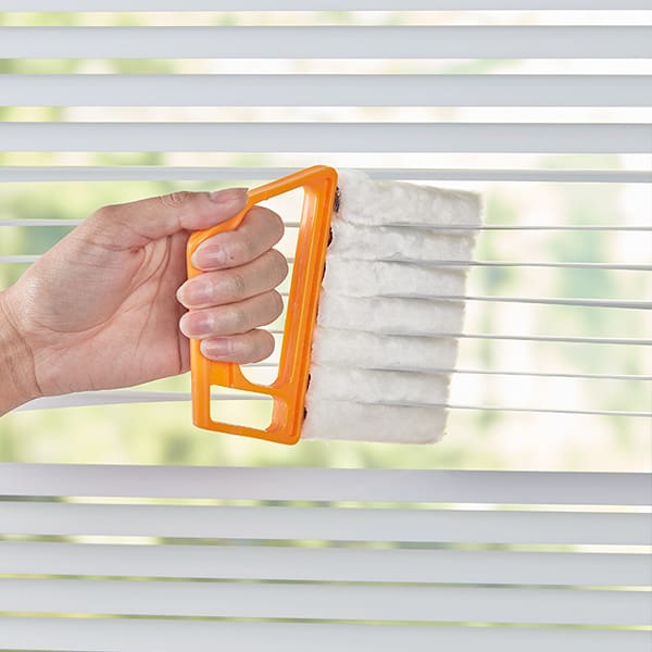 BlindsBrush, inovativen pripomoček iz mikrovlaken za 2x hitrejše čiščenje žaluzij z obeh strani hkrati - Image 2