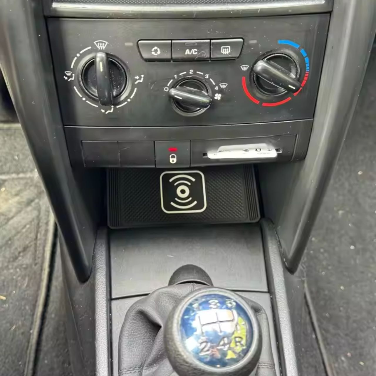 Brezžična polnilna podloga za telefon, CarPad - Image 10