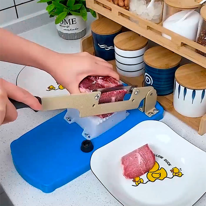 Precizno narežite kose mesa, salam, sadja, zelenjave, testa ali kruha!