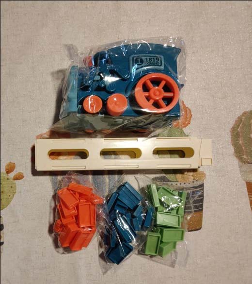 TrainDomino, vlak, ki zlaga domine - Image 4