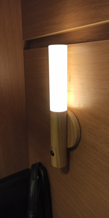 WallSensor, elegantna lesena svetilka, ki deluje na senzor - Image 10